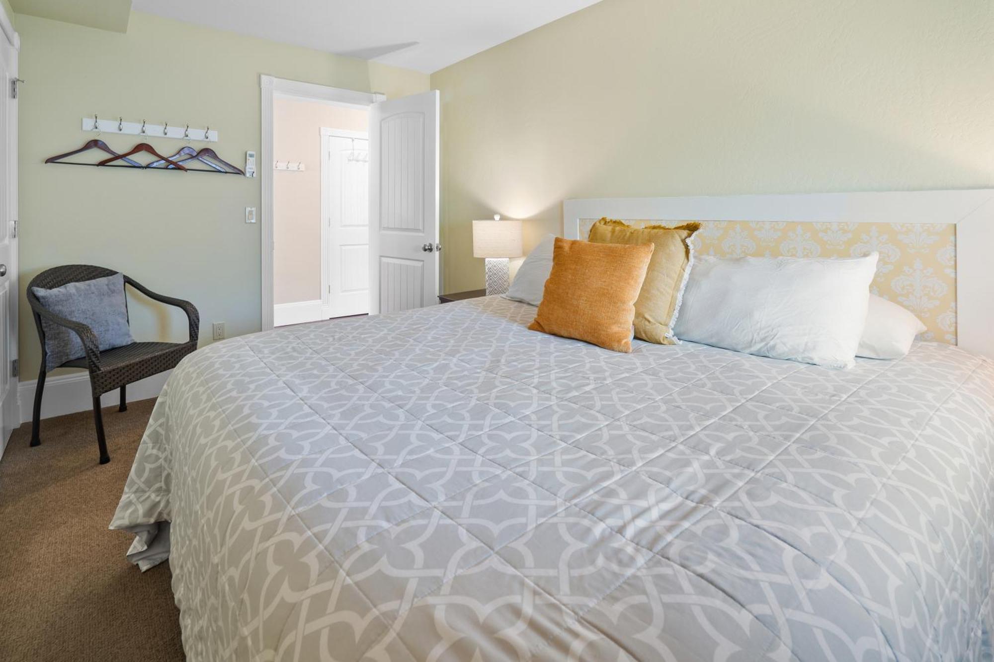 Pioneer Vacation Rentals - Pioneer North Suite Downtown Ешленд Екстер'єр фото