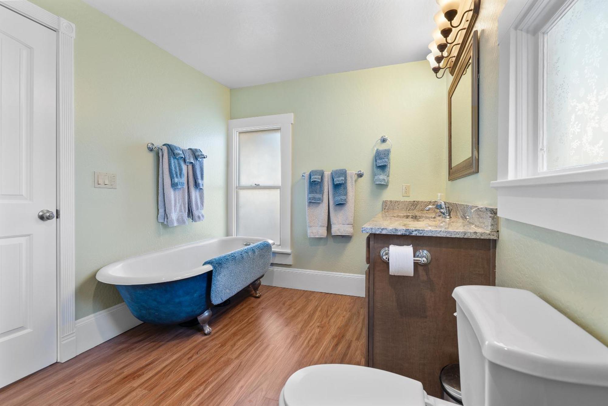 Pioneer Vacation Rentals - Pioneer North Suite Downtown Ешленд Екстер'єр фото