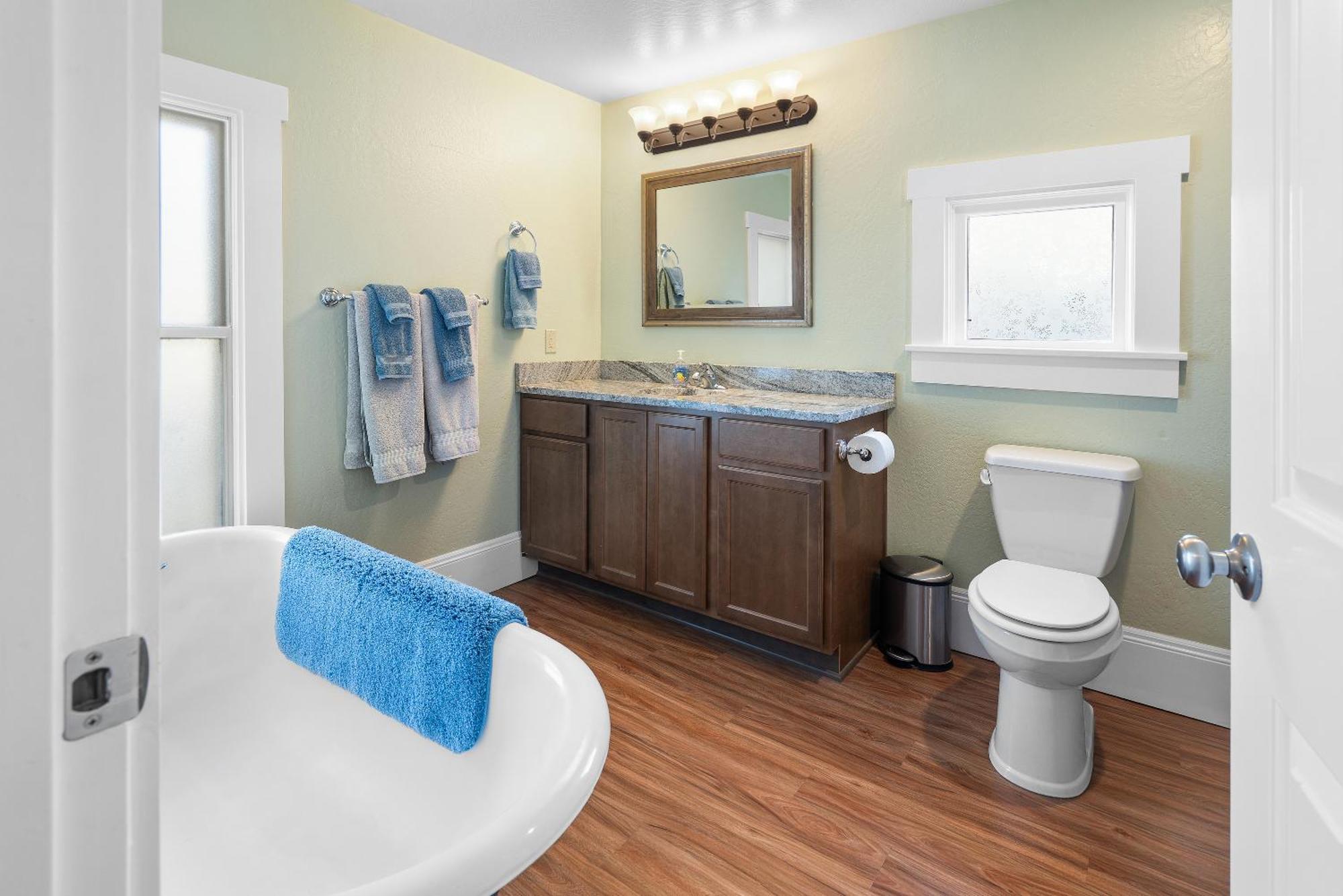 Pioneer Vacation Rentals - Pioneer North Suite Downtown Ешленд Екстер'єр фото