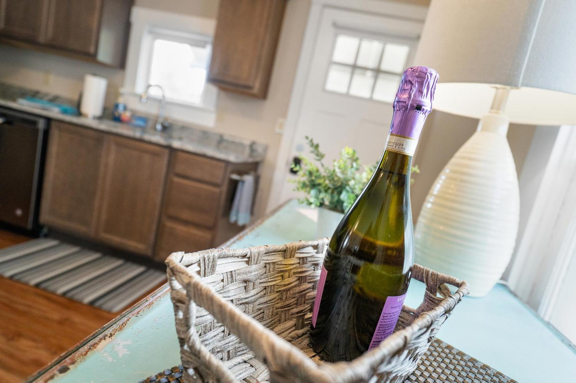 Pioneer Vacation Rentals - Pioneer North Suite Downtown Ешленд Екстер'єр фото