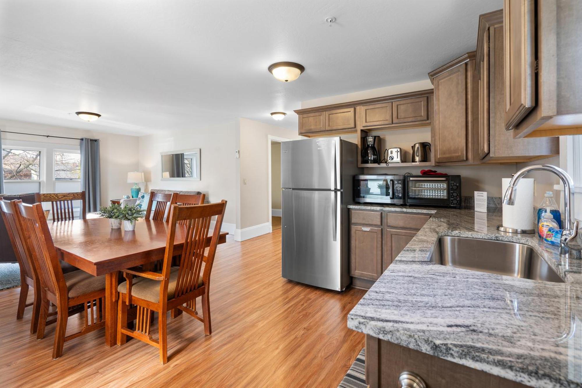 Pioneer Vacation Rentals - Pioneer North Suite Downtown Ешленд Екстер'єр фото